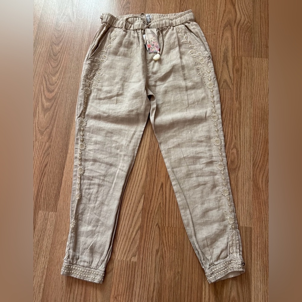 JOHNNY WAS NWT Embroidered Linen Beige Jogger Pant 🤎